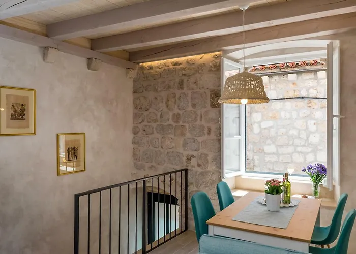 Old Town Lea Apartman